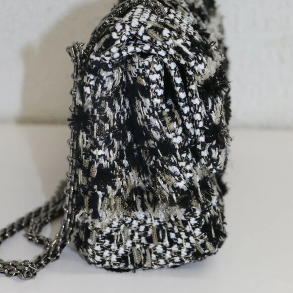 CHANEL Tweed 2.55 Reissue 225 Flap Black White & Gold - 17188158 - Picture 12 of 12